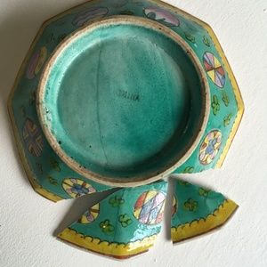 BROKEN Chinese Antique Famille Rose Floral Hand Painted Porcelain Ceramic Bowl